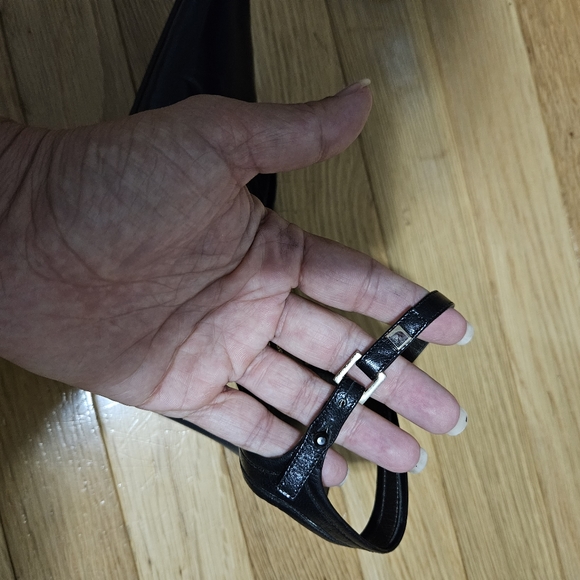 Authentic Gucci Black Leather Ankle Strap Heels - Picture 7 of 15